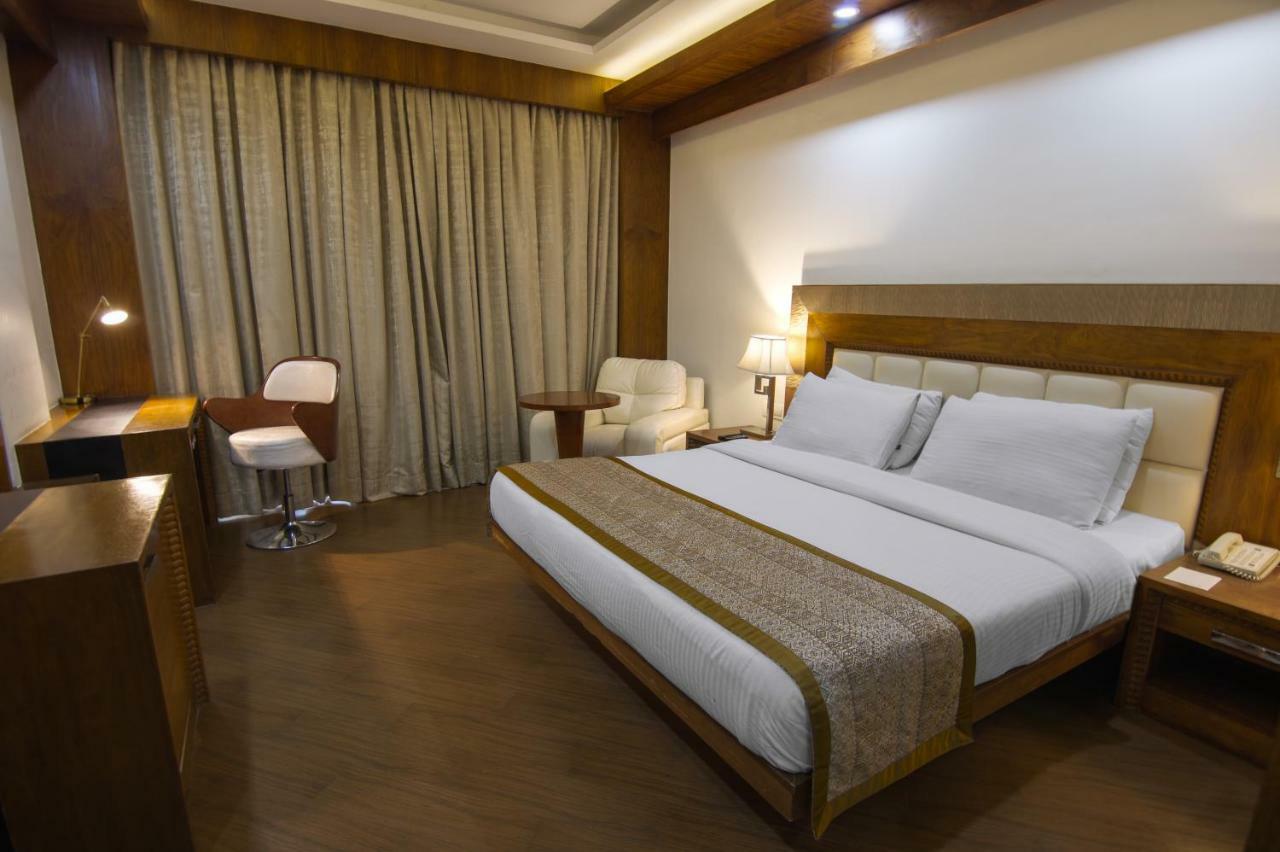 Grand Imperial Resort Mussoorie Exteriör bild