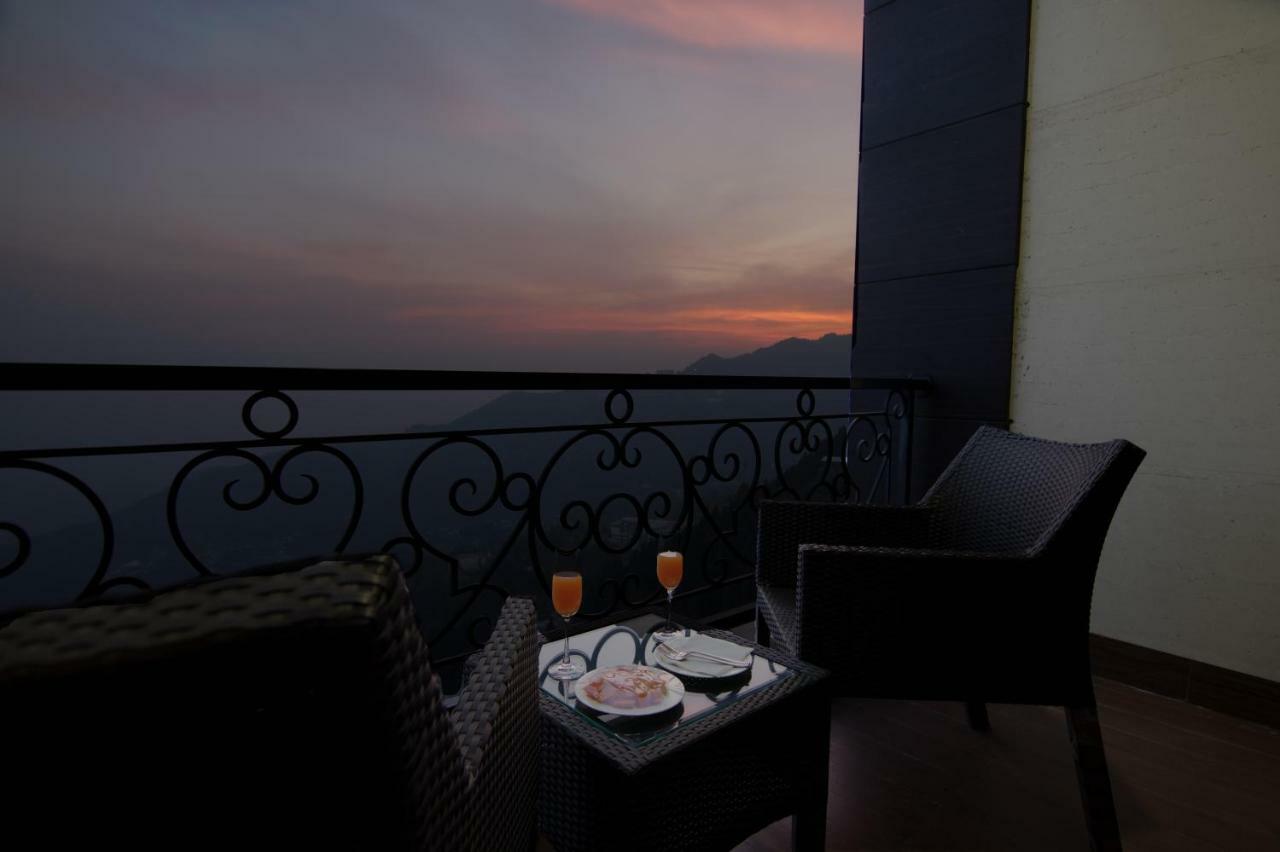 Grand Imperial Resort Mussoorie Exteriör bild